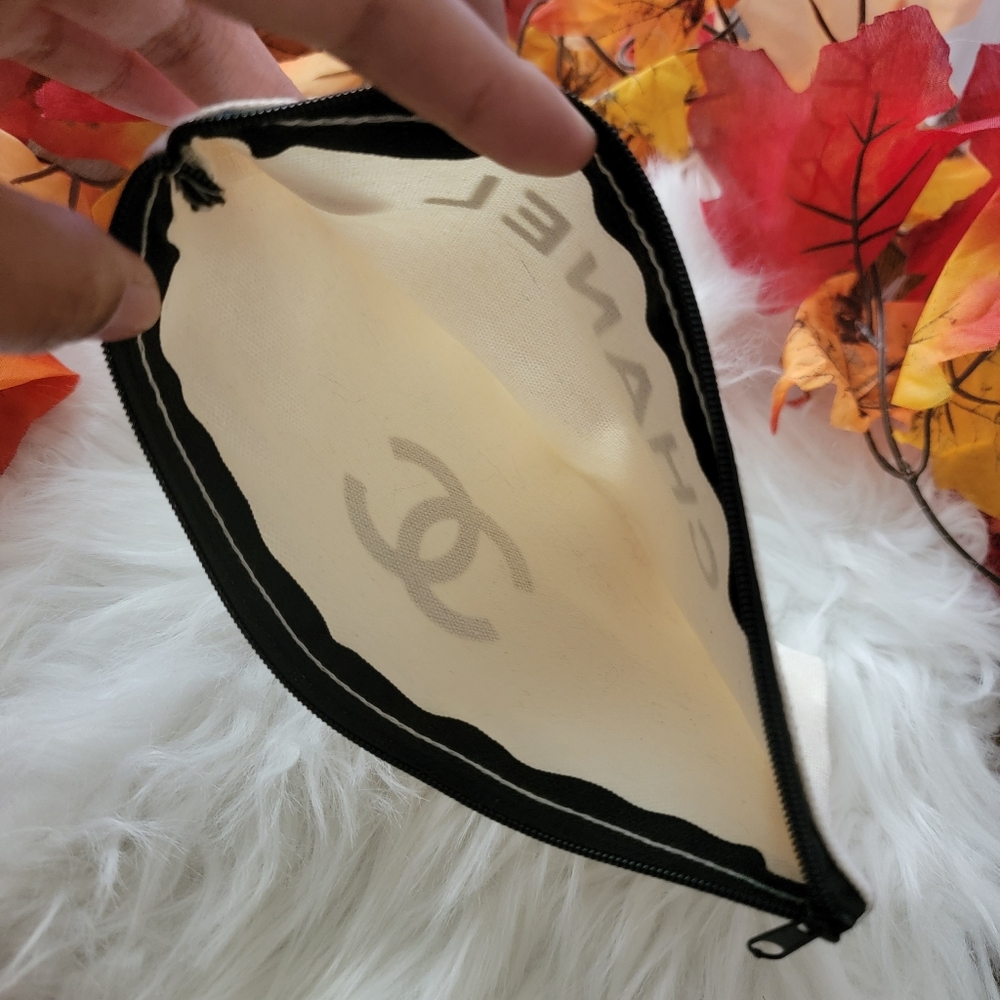 Last One! Stylish Chic Graphic Cosmetic Pouch